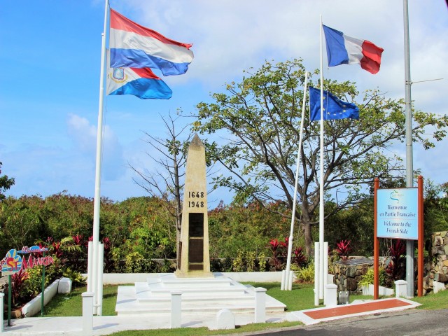 This is Border Obelisk that symbolizes leaving Sint Maarten the  Dutch side and  entering St. Martin on the French side.